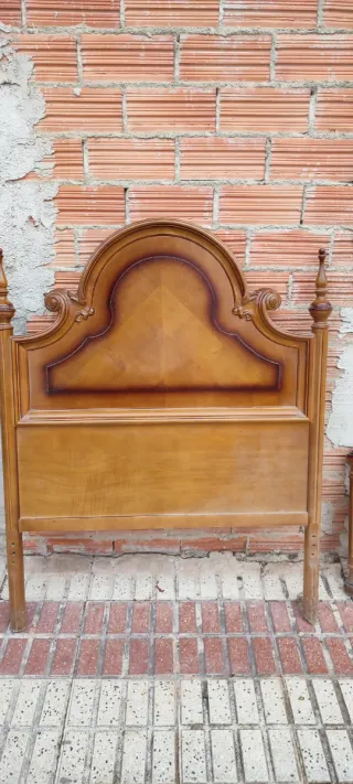 Cabecero y piecero de madera