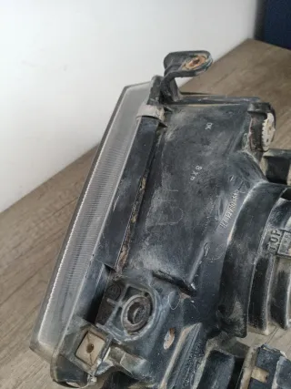 Faro Izquierdo Mitsubishi Montero