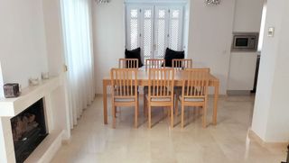 Casa adosada en alquiler en Nueva Andalucía centro en Marbella