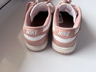 Nike Dunk Low Rosa y Blancas