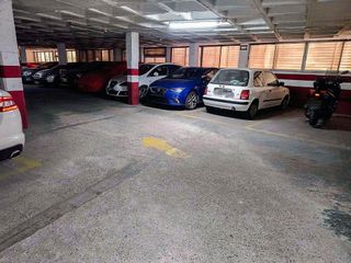 Garaje en venta en Centre en Hospitalet de Llobregat, L´