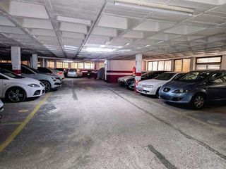 Garaje en venta en Centre en Hospitalet de Llobregat, L´