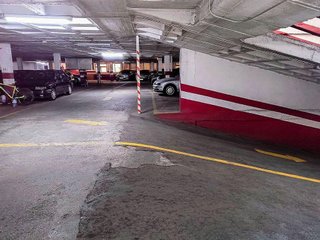 Garaje en venta en Centre en Hospitalet de Llobregat, L´