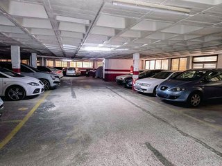 Garaje en venta en Centre en Hospitalet de Llobregat, L´