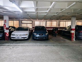 Garaje en venta en Centre en Hospitalet de Llobregat, L´