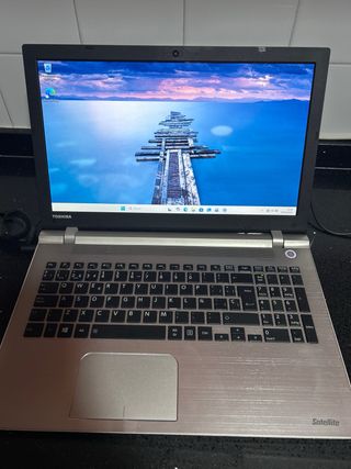 Portátil Toshiba Satellite Gris 17” 1TB ssd