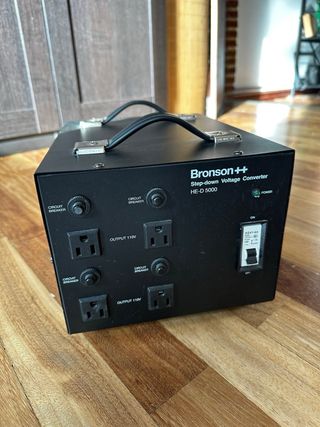 Transformador 230V a 110V 5000W Bronson HE-D