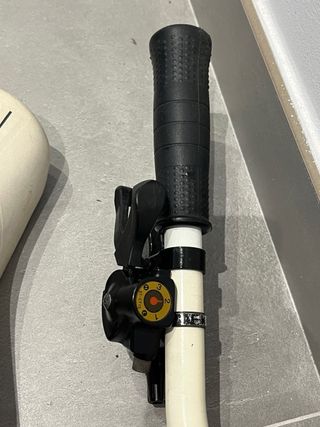 Lote piezas bicicleta: sillín, pedales, manillar