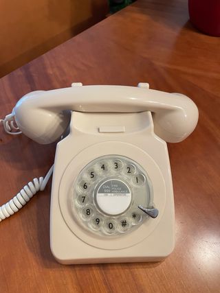 Teléfono antiguo beige