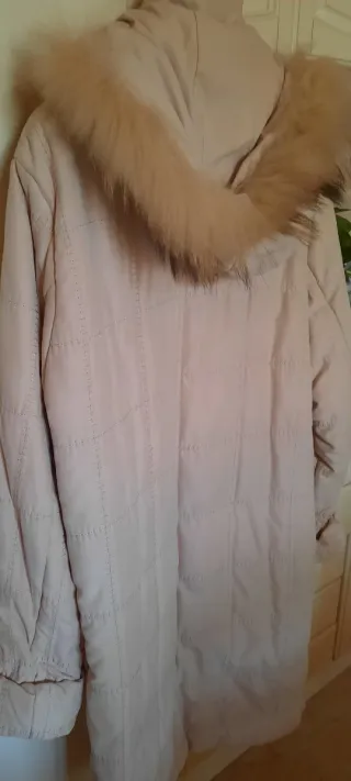 Cappotto beige taglia 42 con pelliccia