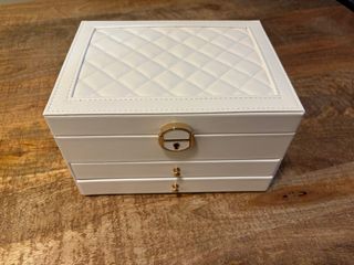 Joyero blanco grande con detalles dorados