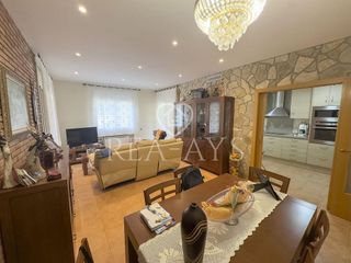 Chalet en venta en Vallirana