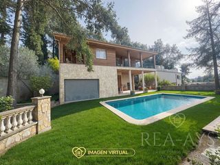 Chalet en venta en Vallirana