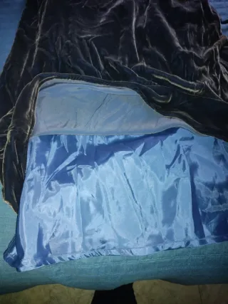 Vestido largo gris aterciopelado