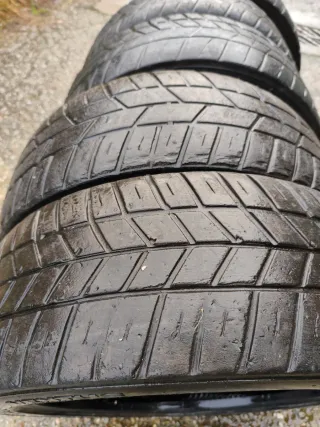 Slicks 17 "hankook  mojado