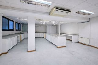 Nave industrial en venta en Lavadores en Vigo