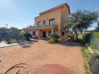 Chalet en venta en Sant Esteve Sesrovires