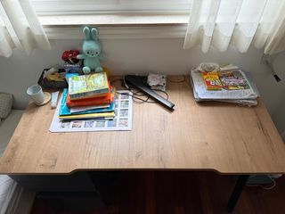 Mesa escritorio de estudio. Precio original 199€