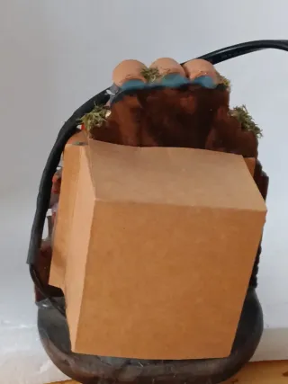 Diorama terracotta con meccanismo