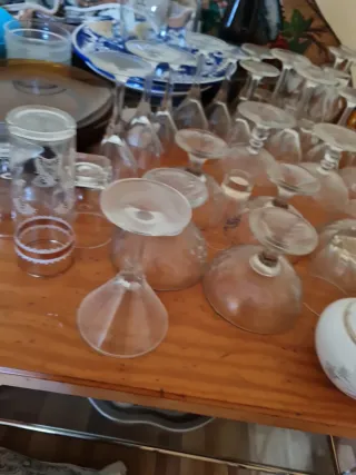 Copas y vasos de cristal