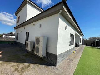 Chalet en venta en Montequinto en Dos Hermanas