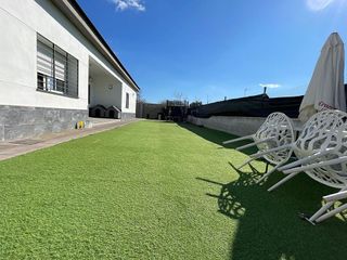 Chalet en venta en Montequinto en Dos Hermanas