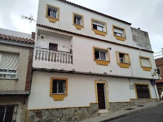 Casa adosada en venta en Pescadores-Saladillo en Algeciras