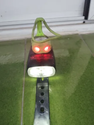 Bicicleta Decathlon Blanca y Rosa