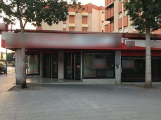 Local comercial en venta en Nueva Andalucía en Almería
