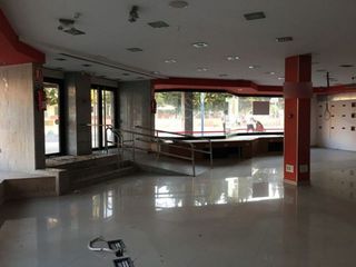 Local comercial en venta en Nueva Andalucía en Almería