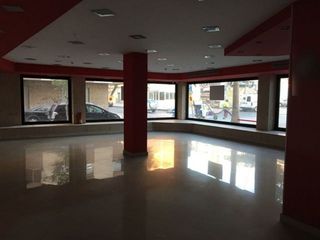 Local comercial en venta en Nueva Andalucía en Almería