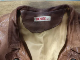 Chaqueta corta de piel