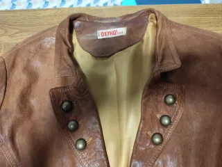 Chaqueta corta de piel