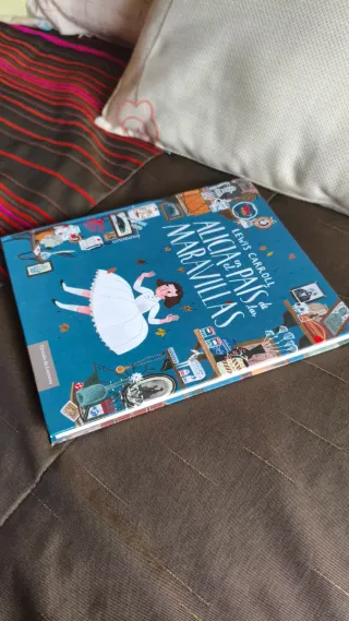 Alicia En El País De Las Maravillas Libro