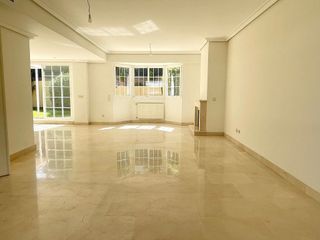 Casa pareada en alquiler en Piovera - Conde Orgaz en Madrid