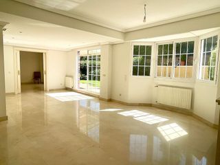 Casa pareada en alquiler en Piovera - Conde Orgaz en Madrid