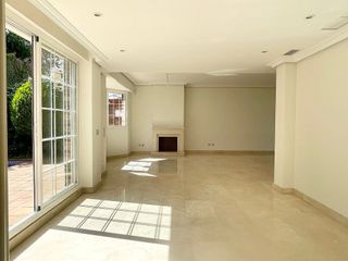 Casa pareada en alquiler en Piovera - Conde Orgaz en Madrid