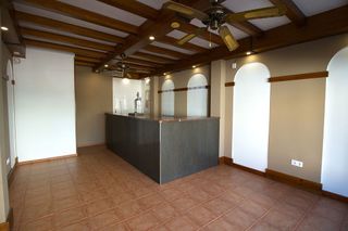 Local comercial en alquiler en Núcleo Urbano en Chiclana de la Frontera