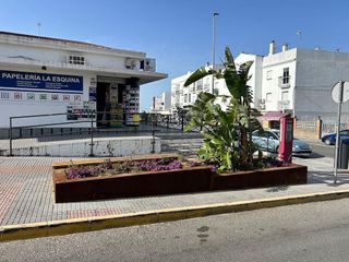 Local comercial en alquiler en Núcleo Urbano en Chiclana de la Frontera
