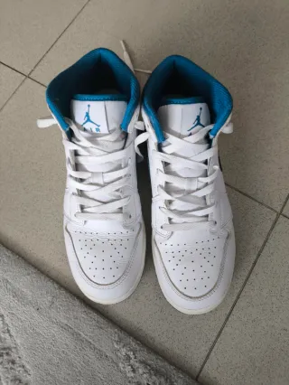 Zapatillas Nike Air Jordan Blancas y Azules