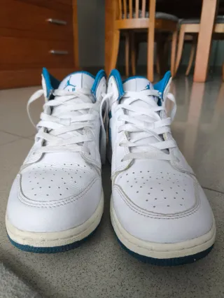 Zapatillas Nike Air Jordan Blancas y Azules