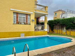 Casa pareada en venta en V Centenario-Piletas-Capuchinos en Sanlúcar de Barrameda