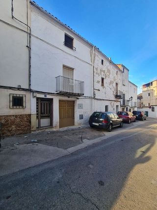 Casa adosada en venta en Beas de Segura