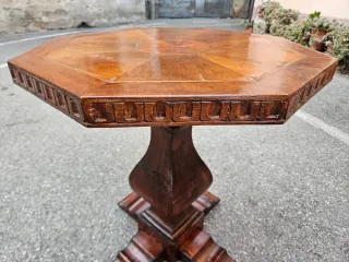 Tavolino ottagonale lastronato  restaurato
