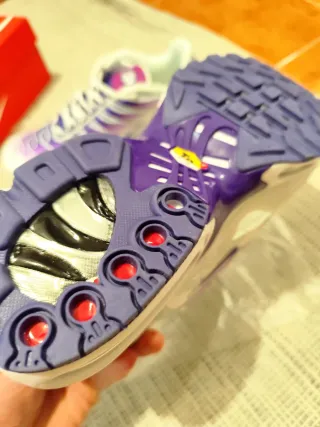Nike Air Max TN Roxo e Branco - Tamanho 44