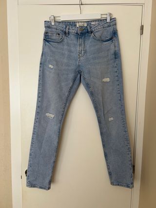Pantalón vaquero Pull&Bear desgastado