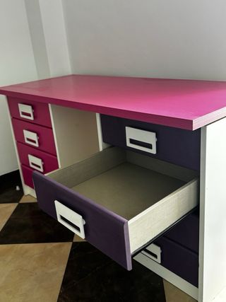 Litera con escaleras y cajones,escritorio y mesita