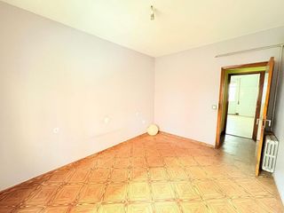 Edificio en venta en Flores de Sil - La Placa en Ponferrada