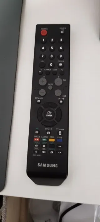 TV Samsung 26 sin TDT, ideal para video consolas