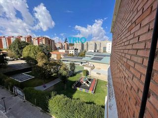 Piso en venta en Plaza España - Villa Pilar - Reyes Católicos - Vadillos en Burgos